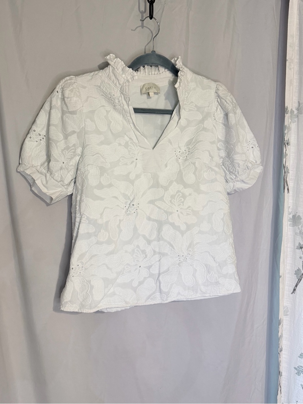 entro White Floral Eyelet Ruffle V-Neck Blouse